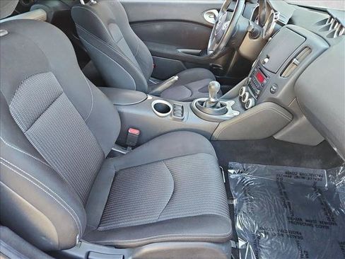 Used 2016 Nissan 370Z Coupe RWD image 23