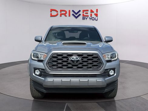 Used 2021 Toyota Tacoma TRD Sport image 9