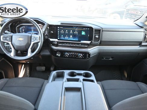 Used 2024 Chevrolet Silverado 1500 LT AWD/4WD image 7