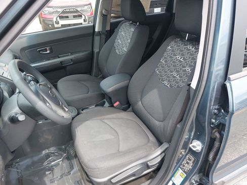 Used 2011 Kia Soul + image 17