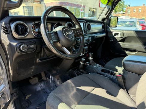 Used 2019 Jeep Wrangler Unlimited Sport S AWD/4WD image 11