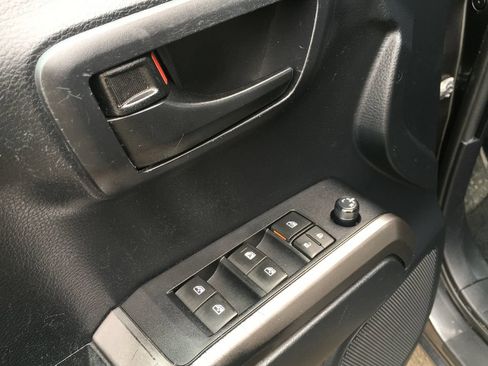 Used 2019 Toyota Tacoma SR5 AWD/4WD image 21