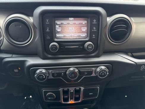 Used 2018 Jeep Wrangler Unlimited Sport S image 25