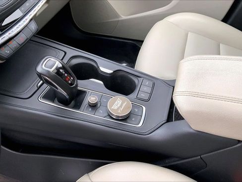 Used 2019 Cadillac XT4 Luxury w/ Cold Weather Package image 17