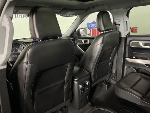 Used 2023 Ford Explorer XLT w/ Equipment Group 202A image 14