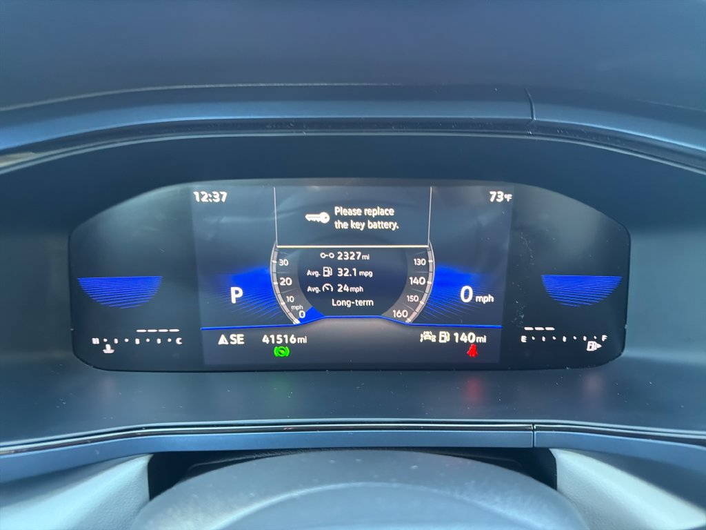 Used 2024 Volkswagen Taos SE w/ Panoramic Sunroof Package FWD image 24