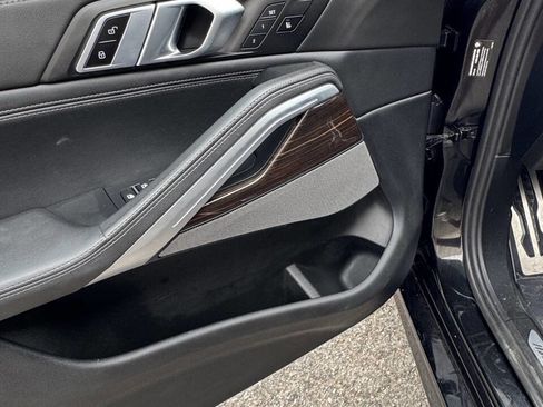 Used 2024 BMW X6 xDrive40i w/ Premium Package image 13