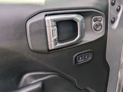 Used 2019 Jeep Wrangler Unlimited Sport S image 23