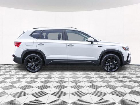 Used 2023 Volkswagen Taos SE w/ Black Wheel Package FWD image 11