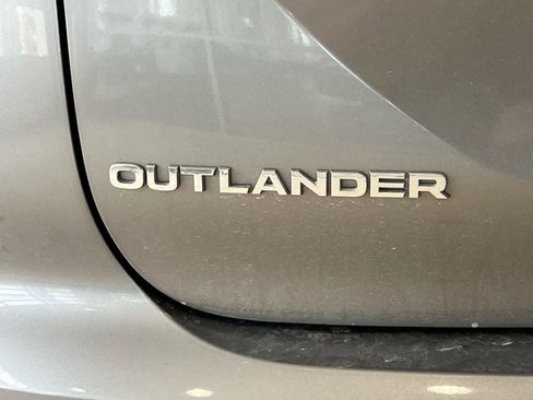 Used 2022 Mitsubishi Outlander SEL image 7