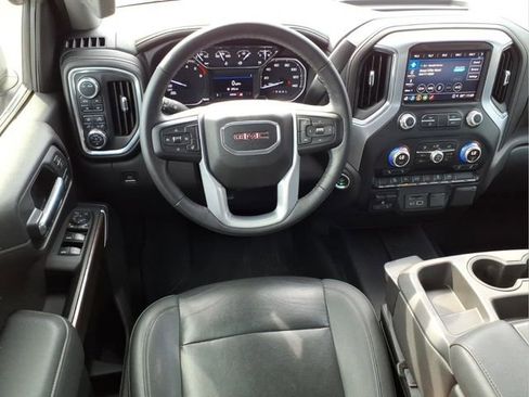 Used 2022 GMC Sierra 1500 SLT w/ X31 Off-Road Package AWD/4WD image 17