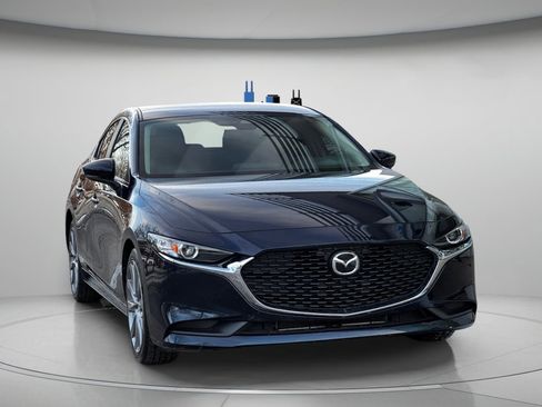 Used 2020 MAZDA MAZDA3 Select Package image 2