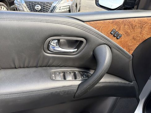 Used 2024 Nissan Armada SL w/ Captain's Chairs Package AWD/4WD image 16