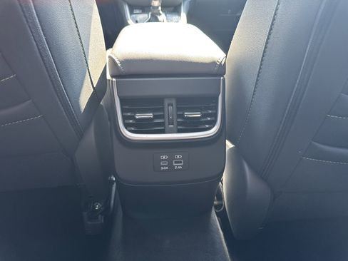 Used 2025 Subaru Outback Onyx Edition AWD/4WD image 18
