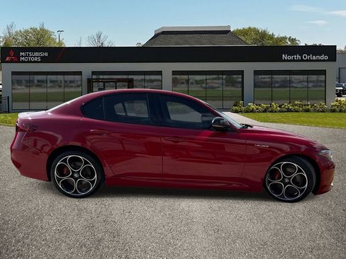 Used 2023 Alfa Romeo Giulia Veloce RWD image 6