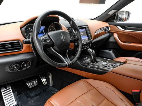 Used 2019 Maserati Levante S GranSport image 3
