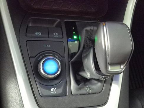 Certified 2025 Toyota RAV4 Limited AWD/4WD image 19