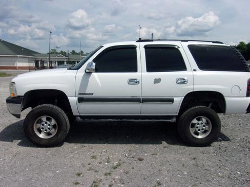 Used 2002 Chevrolet Tahoe LS RWD image 4