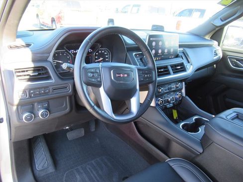 Used 2021 GMC Yukon SLT w/ SLT Luxury Package image 15
