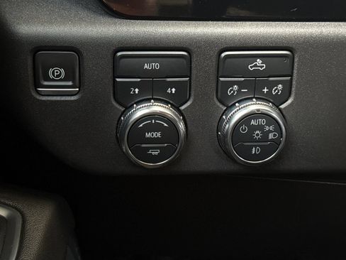Used 2022 GMC Sierra 1500 Elevation AWD/4WD image 39
