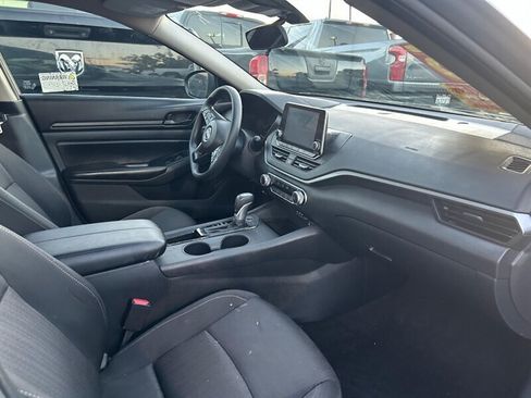 Used 2025 Nissan Altima 2.5 S FWD image 31