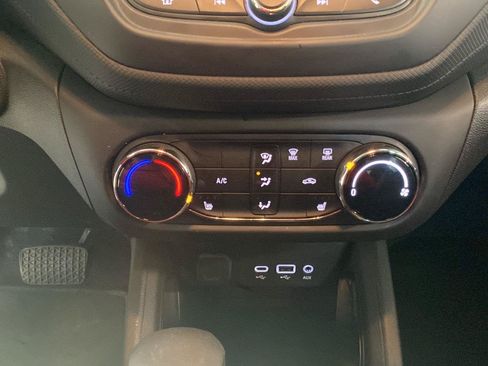 Used 2023 Chevrolet TrailBlazer LT FWD image 55