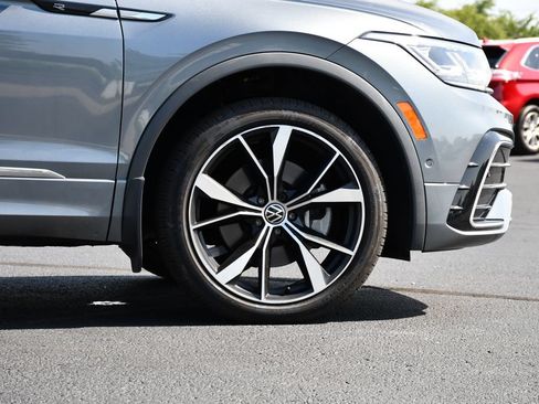 Used 2022 Volkswagen Tiguan SEL R-Line AWD/4WD image 9