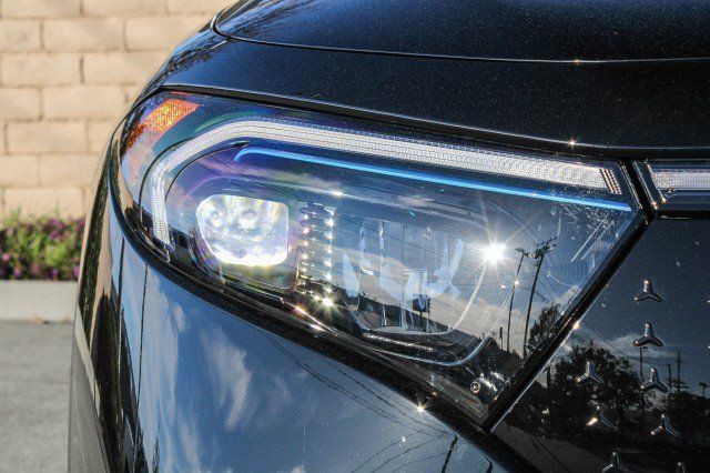 Used 2025 Mercedes-Benz EQB 300 4MATIC image 4