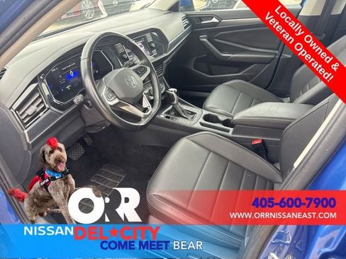 Used 2024 Volkswagen Jetta SE FWD image 17