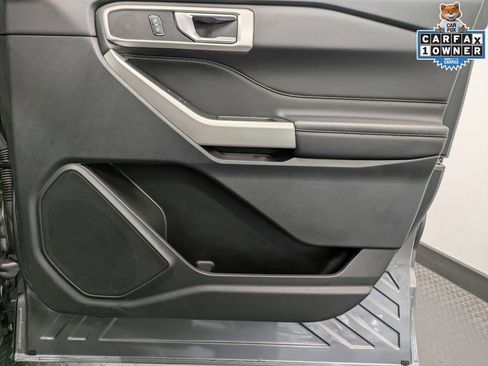 Used 2023 Ford Explorer XLT AWD/4WD image 29