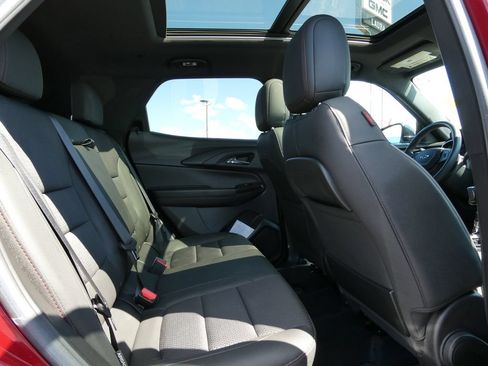 Certified 2022 Chevrolet TrailBlazer RS w/ Sun and Liftgate Package AWD/4WD image 15
