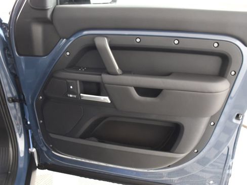 New 2026 Land Rover Defender 110 X-Dynamic SE AWD/4WD image 18