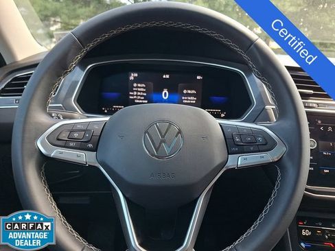 Certified 2023 Volkswagen Tiguan SE w/ Panoramic Sunroof Package FWD image 19