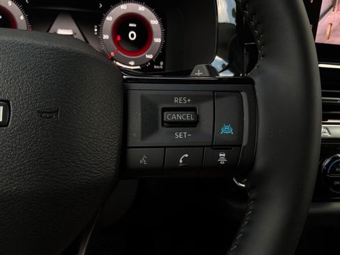 Used 2026 Nissan Pathfinder SL AWD/4WD image 41