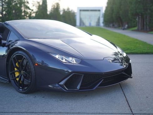 Used 2016 Lamborghini Huracan LP 610-4 image 7