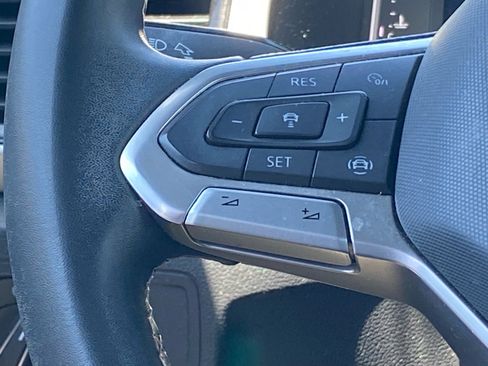 Certified 2023 Volkswagen Atlas Cross Sport SE w/ Panoramic Sunroof Package AWD/4WD image 5