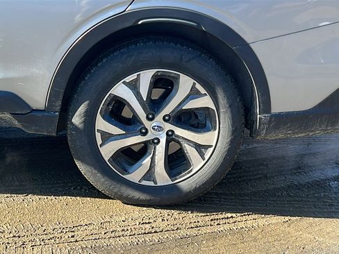 Used 2022 Subaru Outback Limited image 12