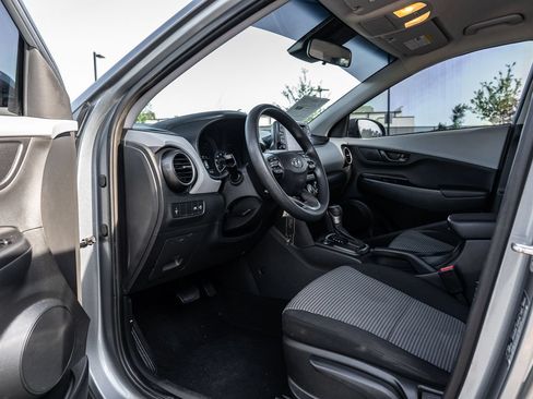 Used 2021 Hyundai Kona SE FWD image 17