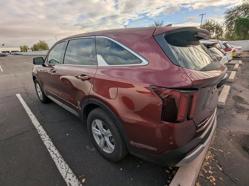 Used 2025 Kia Sorento LX image 6