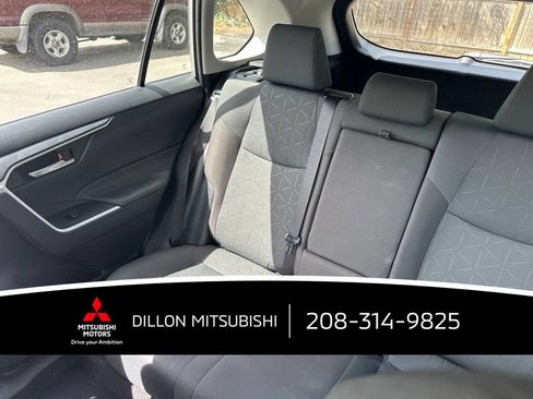 Used 2025 Toyota RAV4 XLE AWD/4WD image 5