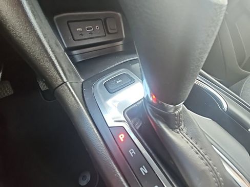 Certified 2020 Chevrolet Equinox LT image 32