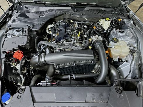 Used 2024 Ford Mustang Coupe RWD image 9