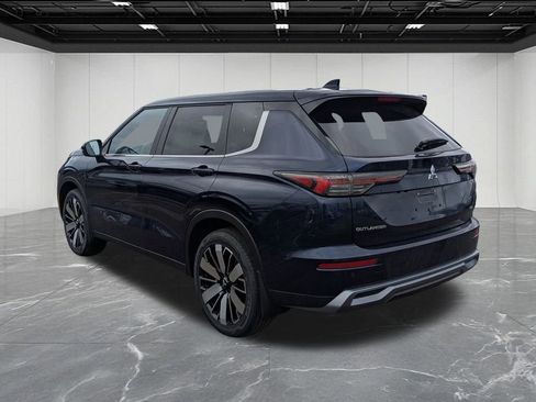 New 2026 Mitsubishi Outlander SE AWD/4WD image 3