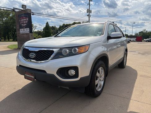 Used 2013 Kia Sorento LX w/ Convenience Pkg FWD image 1