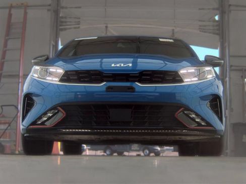 Used 2023 Kia Forte GT-Line w/ GT-Line Premium Package FWD image 3