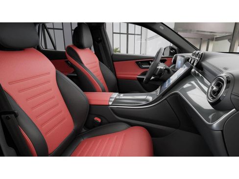 Used 2026 Mercedes-Benz GLC 300 4MATIC image 4