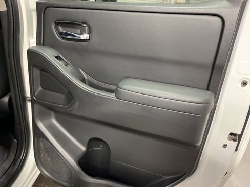 Used 2022 Nissan Frontier SV AWD/4WD image 12