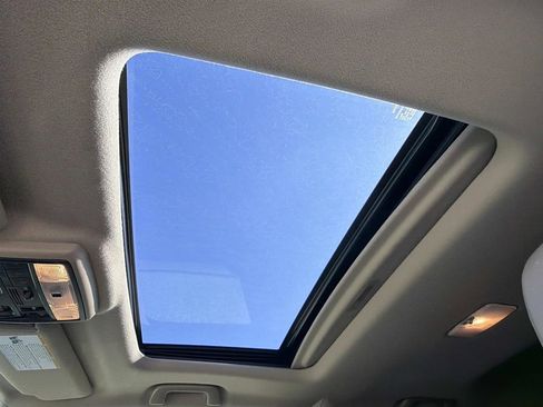 Used 2016 Toyota 4Runner Limited image 15