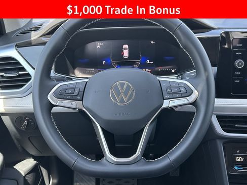 New 2026 Volkswagen Taos SE FWD image 21