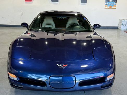 Used 1999 Chevrolet Corvette Coupe w/ Memory Pkg RWD image 3